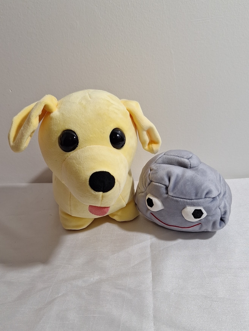 ADOPT ME Rock And Yellow Labrador Dog